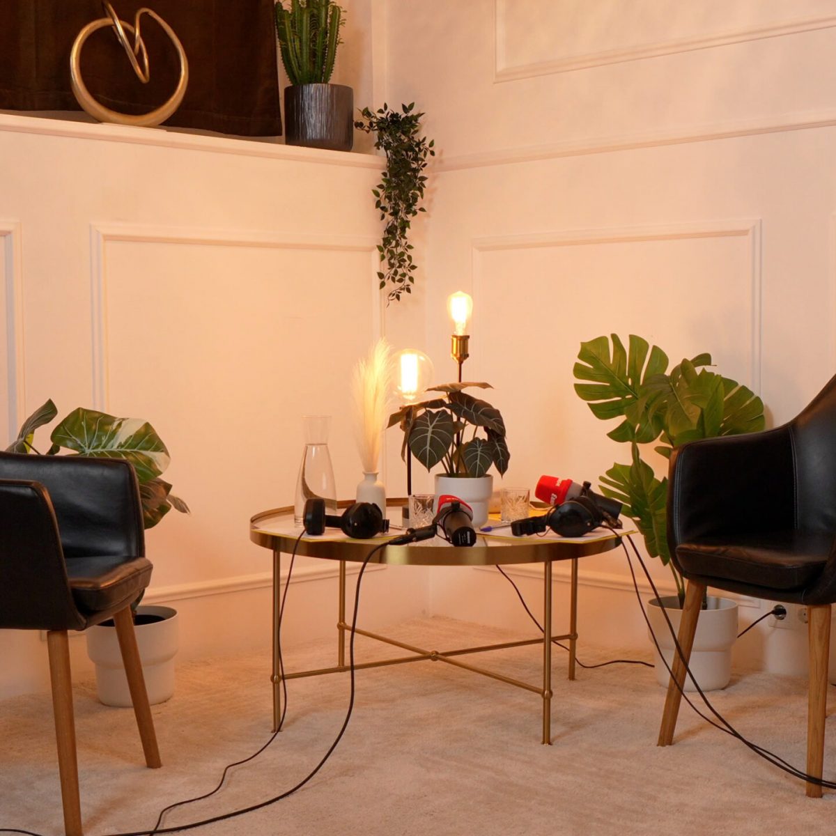 FB4F093A-6FA3-4639-BB22-9F1C4560BDBA